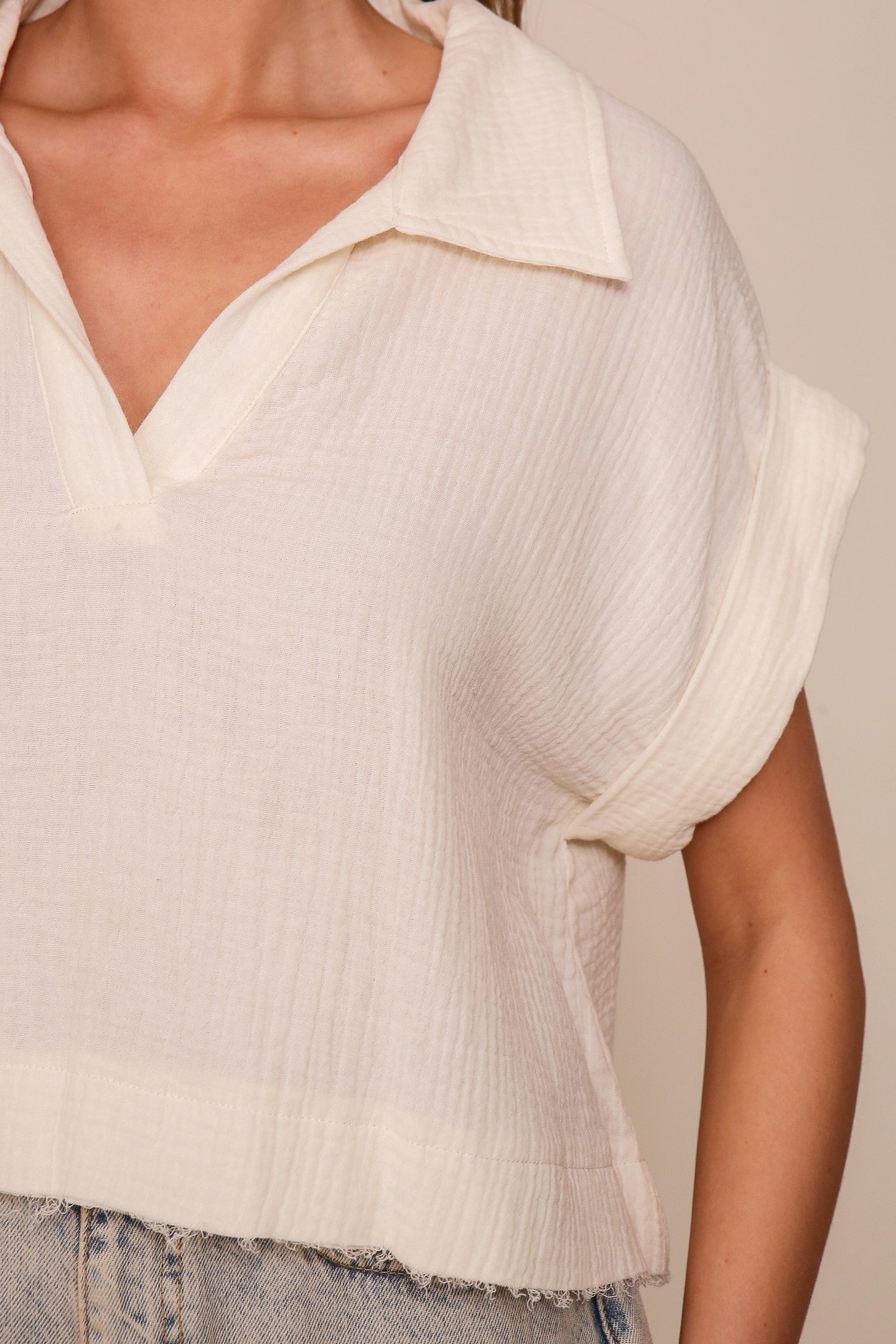 LINEN CROP TOP IN OFF WHITE 